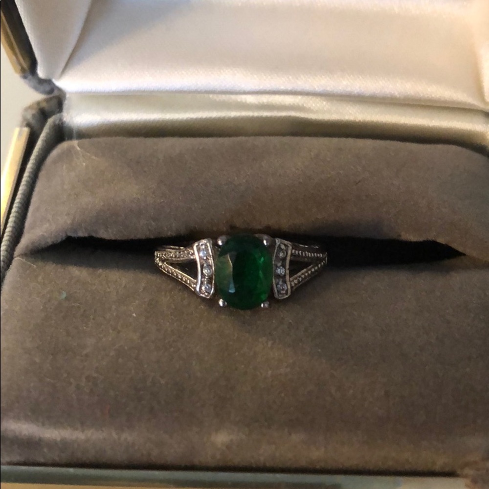 Ring..